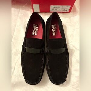 Ferragamo/Beautiful and classic! Lots of miles left. Make an offer! Salvatore Ferragamo | Shoes | Ferragamobeautiful And Classic  main image 2